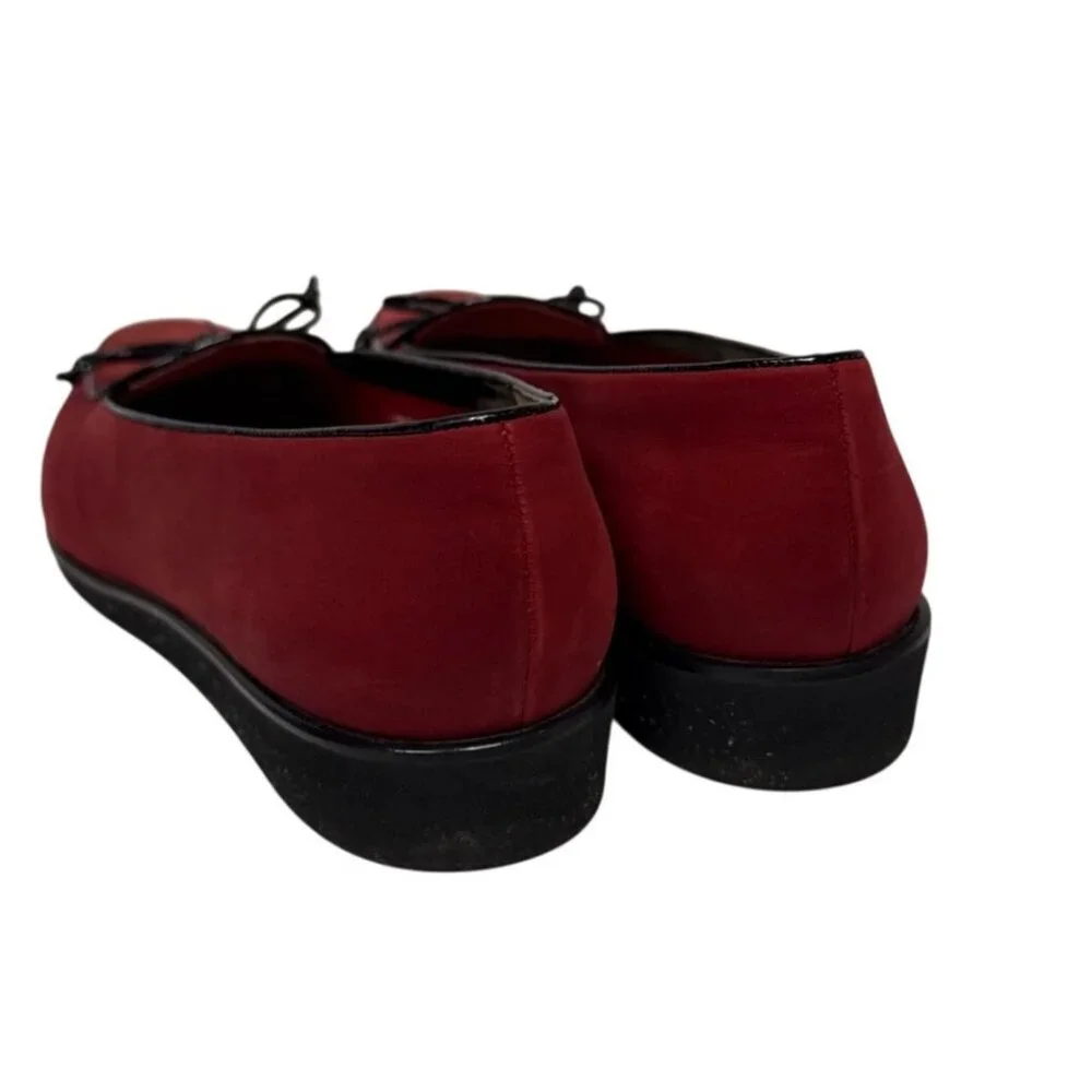 Salvatore Ferragamo Vintage Women's Loafers Red Suede Bow Detail Size 6 Designer